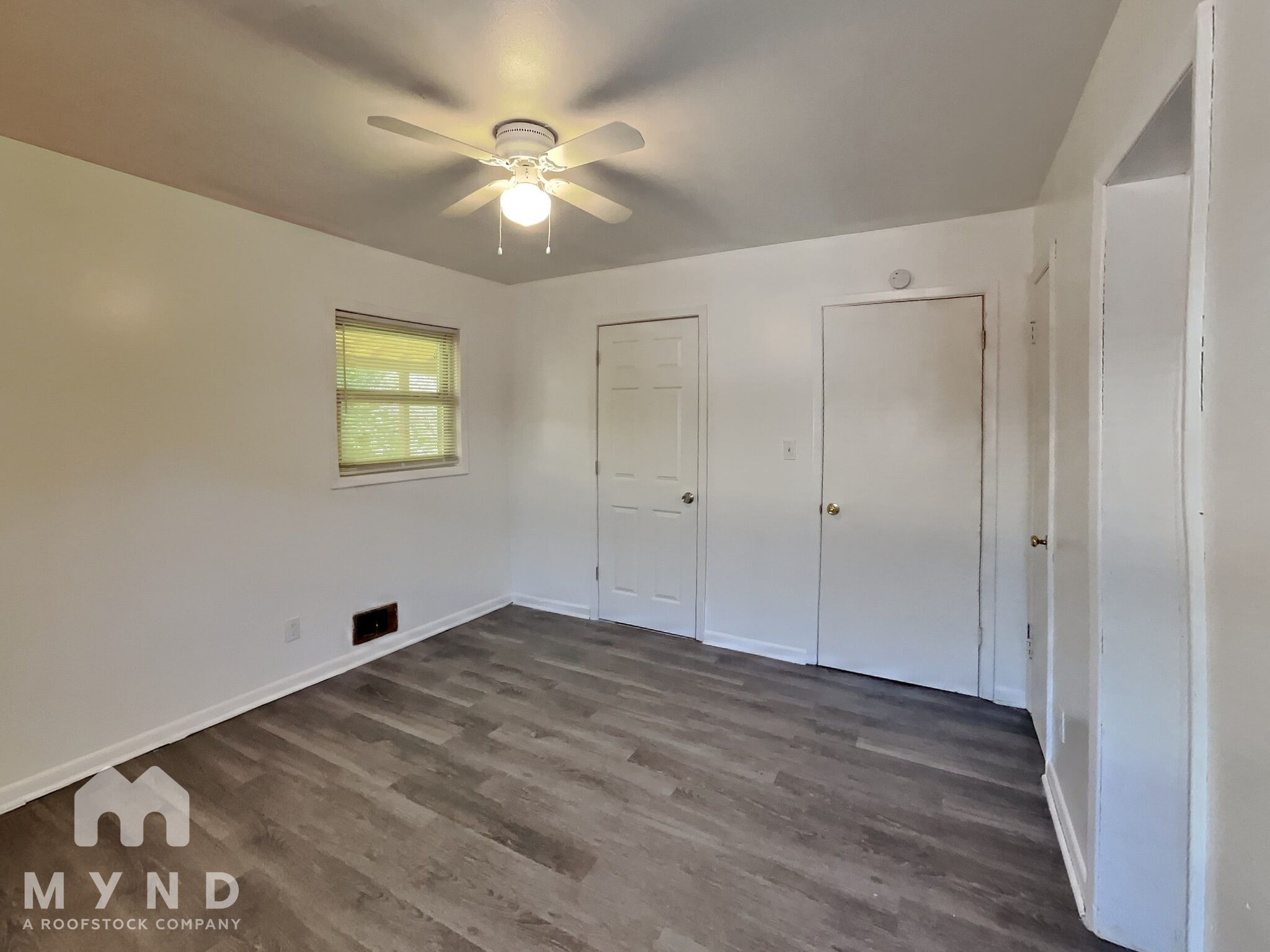 Building Photo - 1429 Vesta Ave