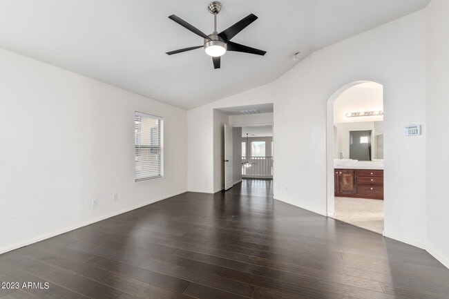 Building Photo - 40747 W Robbins Dr