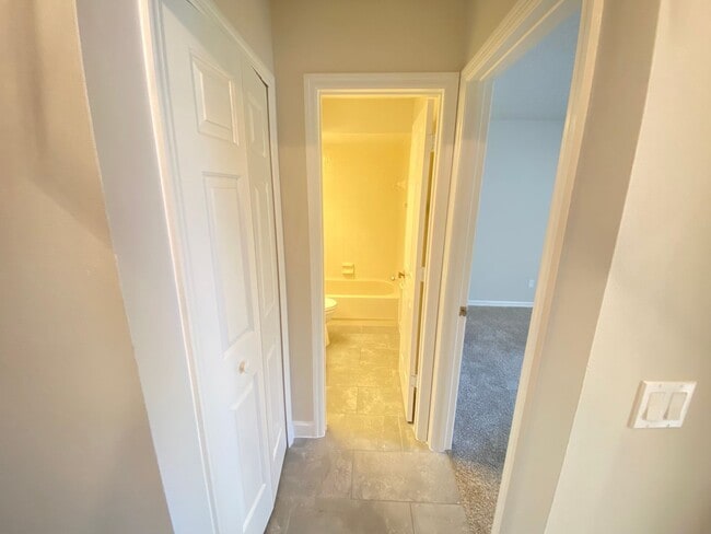 Building Photo - 208 Egret Ct