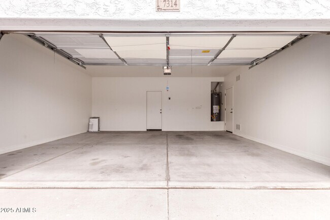 Building Photo - 7314 W Darrow St