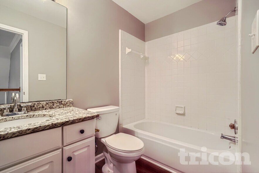 Building Photo - 2200 Sugarbirch Dr