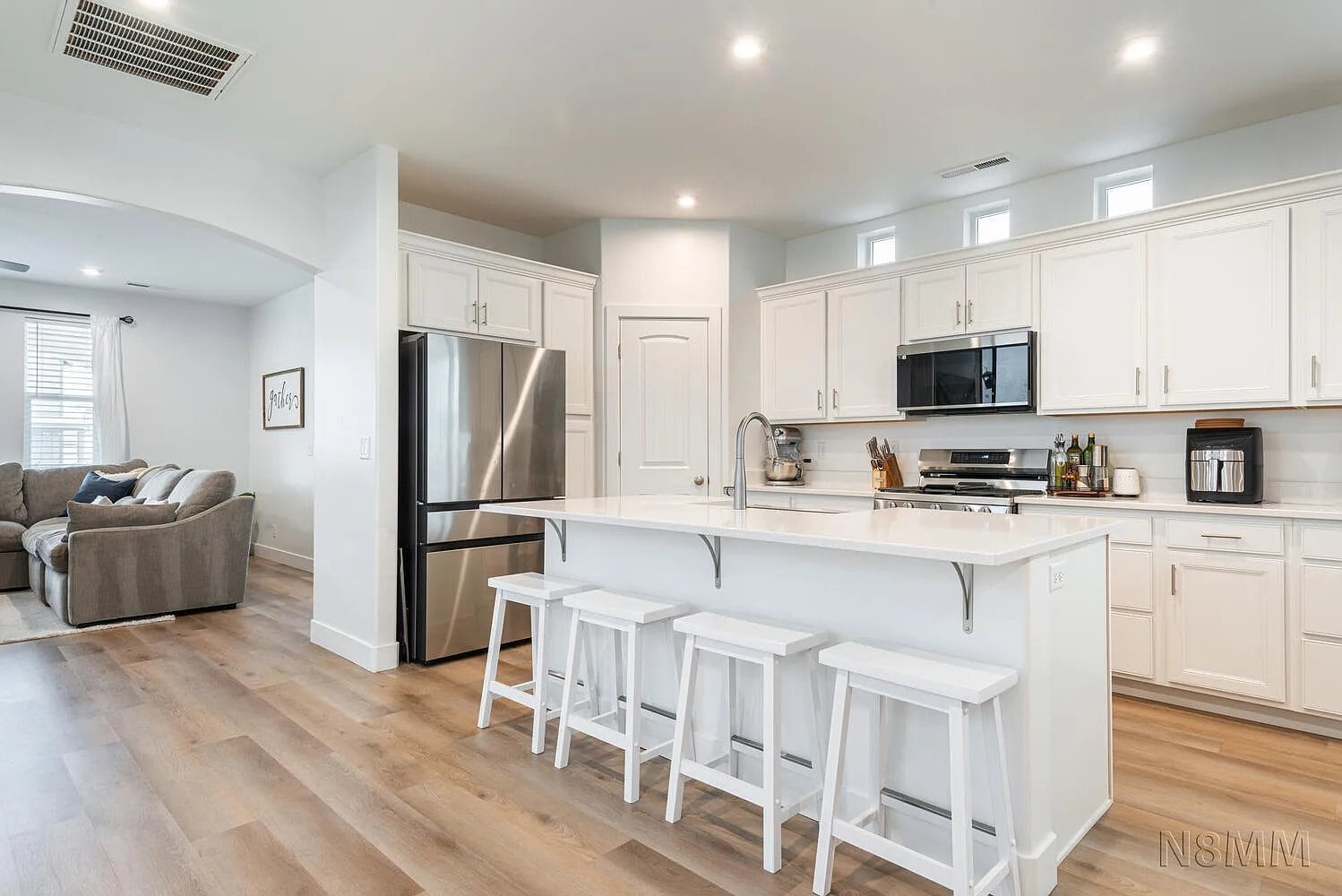 Building Photo - 5651 S Garnet Dr