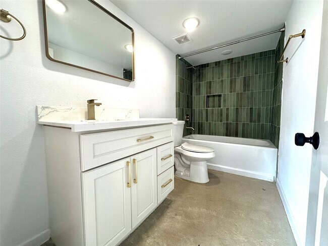 Building Photo - 808 Oakhurst St