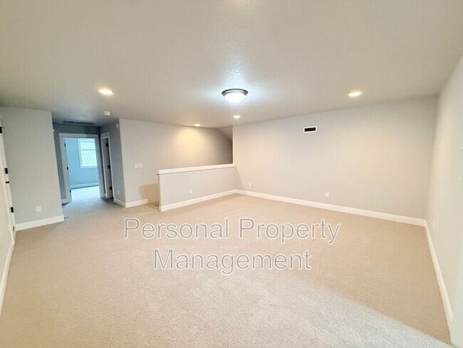 Building Photo - 5604 NE 133rd St