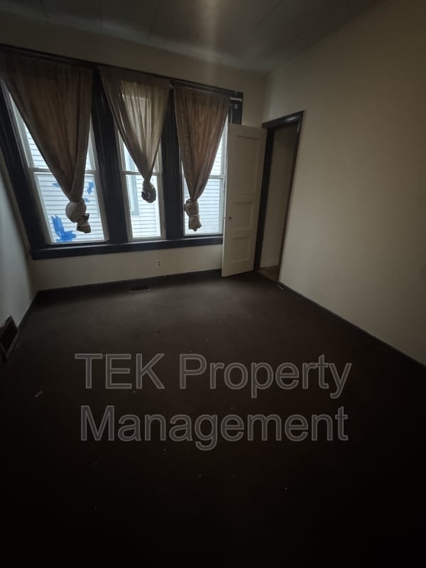 Building Photo - 127-129 Avenue B