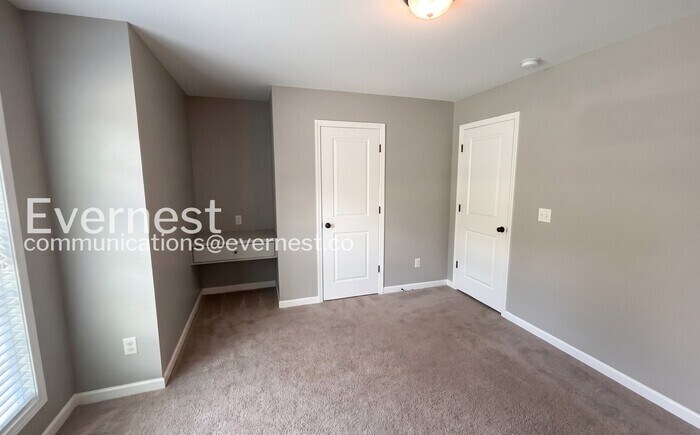 Building Photo - 5520 Desoto Cir