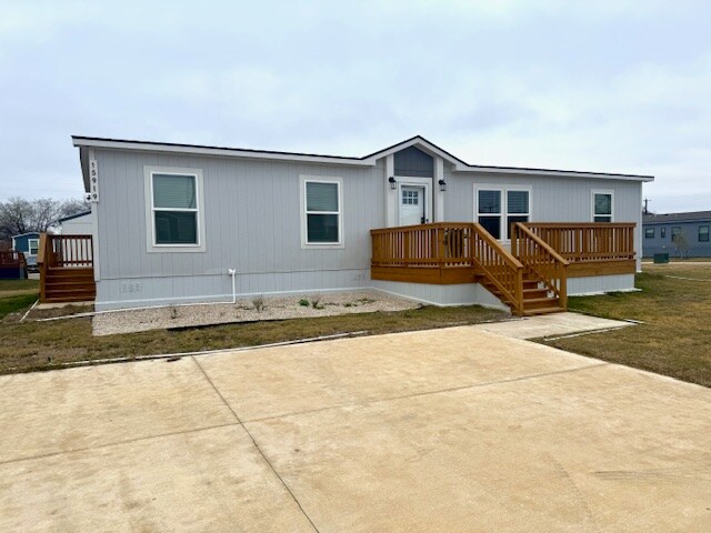 Building Photo - 15919 Flores Curv