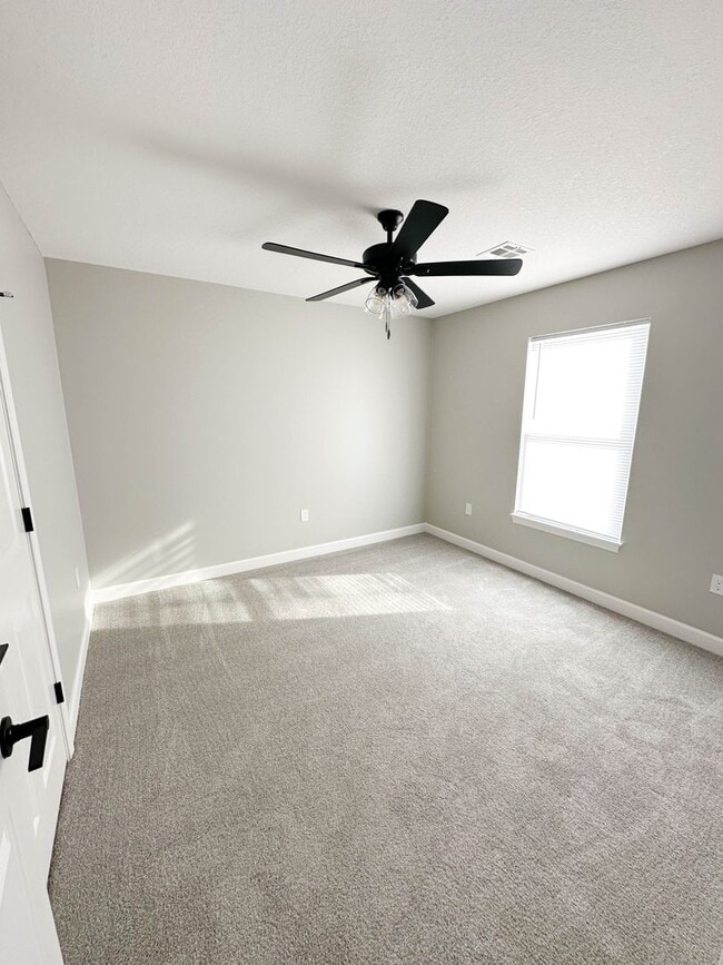 Building Photo - Italian Estates Property Management