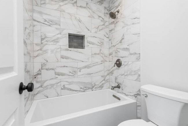 Building Photo - 1200 Defoor Ct NW