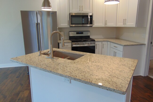 Building Photo - 11803 Sonata Dr