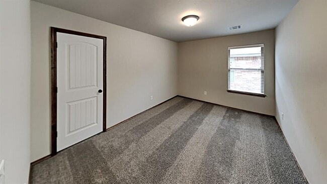 Building Photo - 10521 NW 41st St