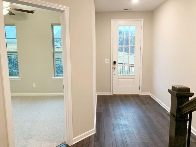 Building Photo - 6023 Skellig St