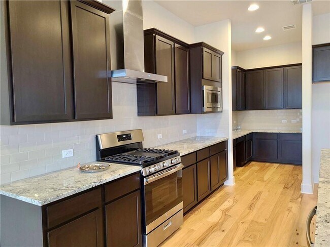 Building Photo - 1265 Summerbrooke Cir