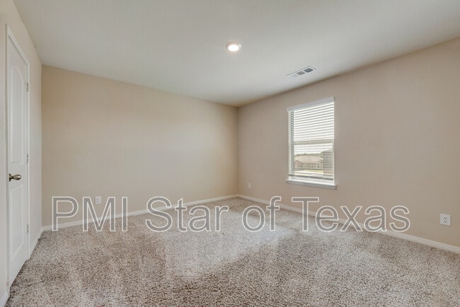 Building Photo - 247 Enchanted Way