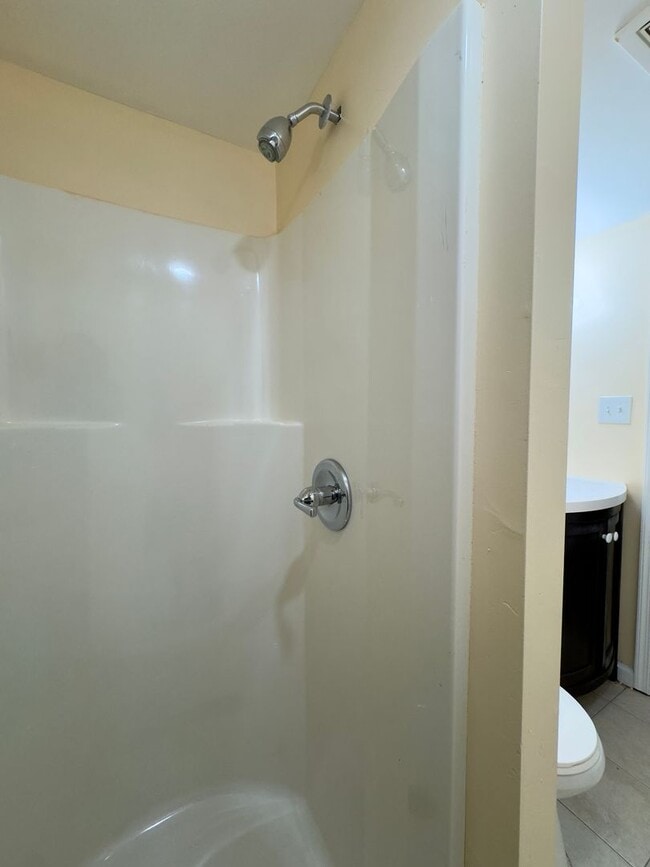 Building Photo - Charming 3 Bedroom/2 Bathroom Townhome in Violetville MD!