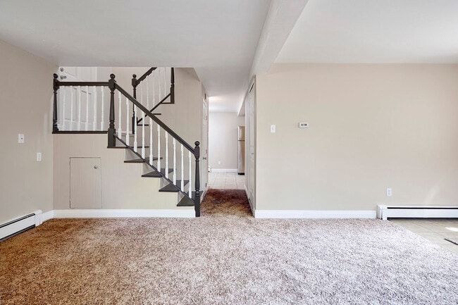 Building Photo - 241 Elmwood Dr