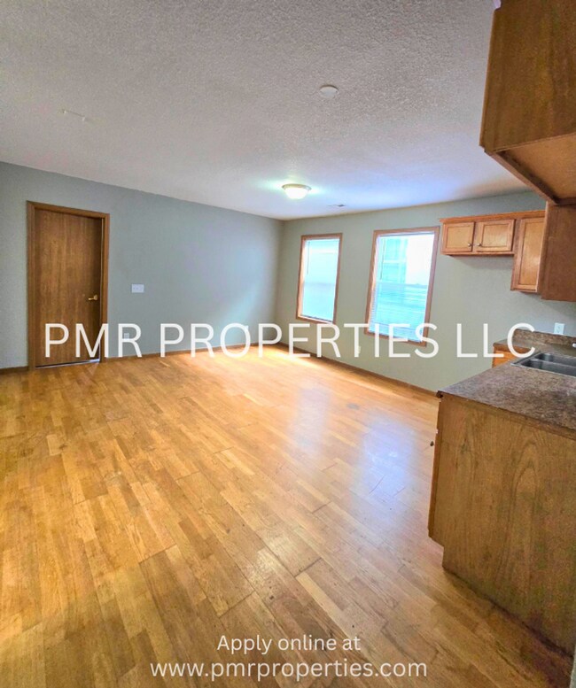 Building Photo - 1604 Jules St
