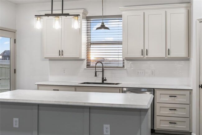 Building Photo - 26218 N 2960 Rd