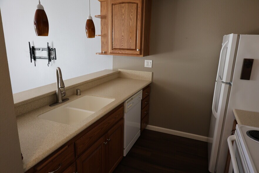 Building Photo - 5989 Rancho Mission Rd