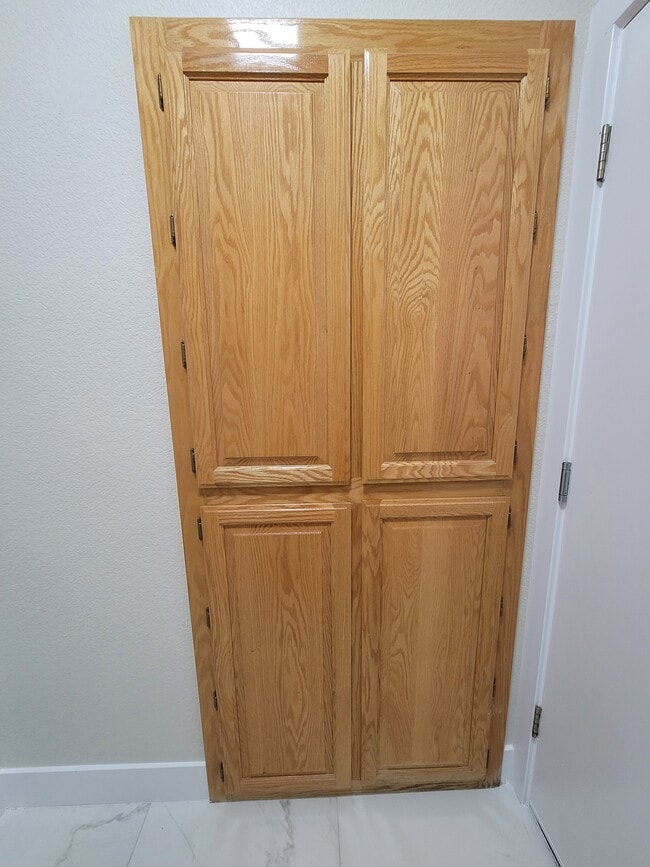 Building Photo - 8033 Horncastle Ave