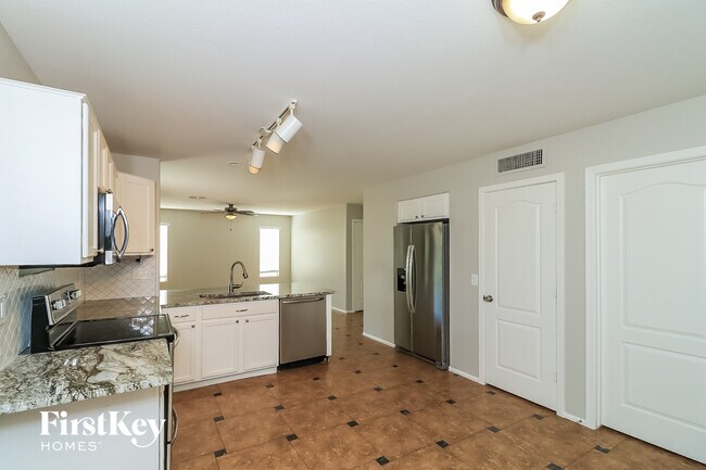 Building Photo - 8605 S 49th Dr
