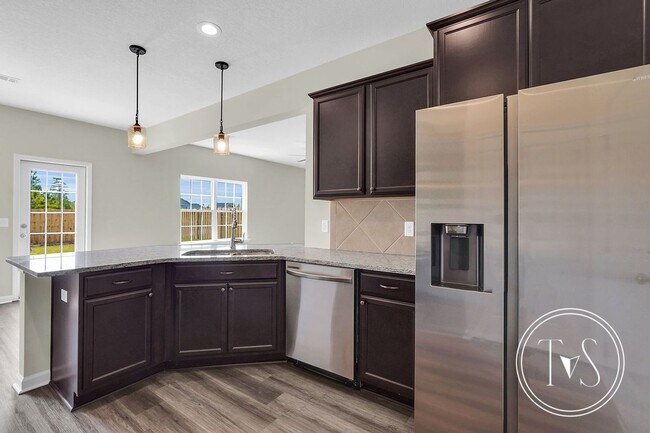 Building Photo - 200 Alcove Ct