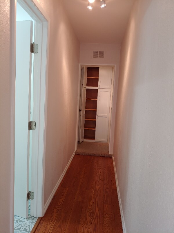 Building Photo - 1540 Wollacott St