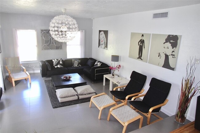 Building Photo - 1650 NE 171st St