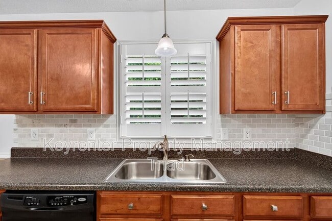 Building Photo - 9415 Glen Cross Dr