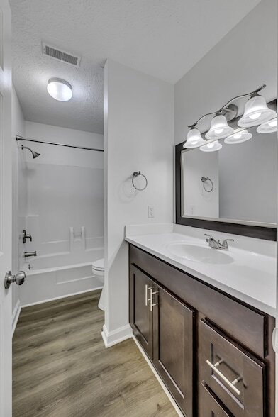 Building Photo - 200 Deerpoint Ct