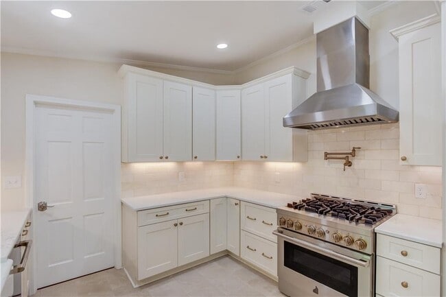 Building Photo - 770 Crest Valley Dr NW