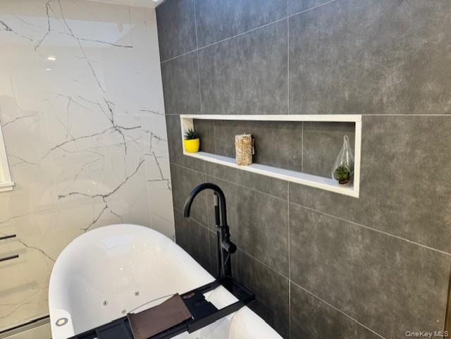 Building Photo - 58 Pickwick Dr E