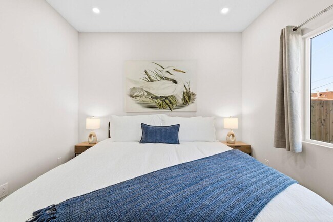 Building Photo - 436 Date Ave