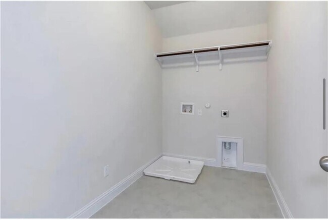 Building Photo - 805 Vaughn St