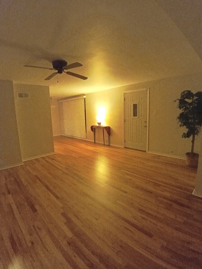 Building Photo - 41 Indianwood Blvd