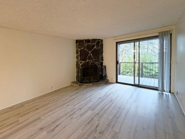 Building Photo - 2685 Woodstone Pl