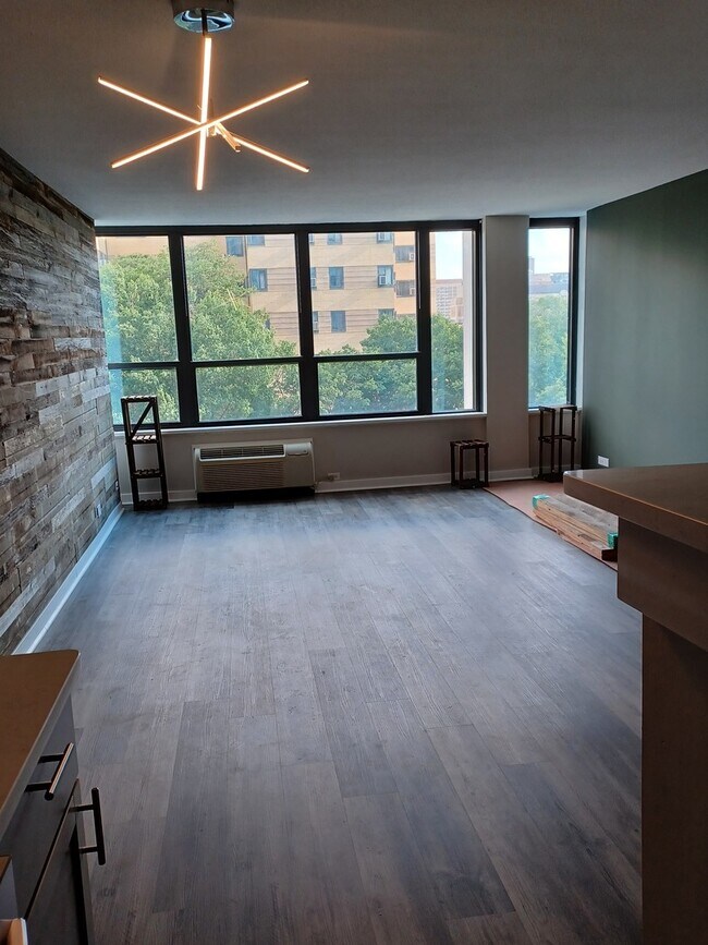 Building Photo - 5100 N Marine Dr