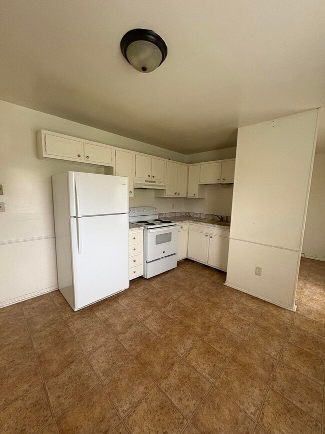 Building Photo - 1280 Ascot Park