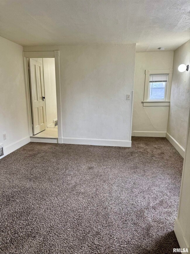 Building Photo - 2325 McKinley Ave