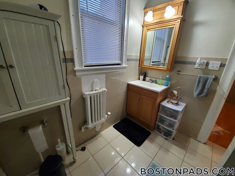 Building Photo - 43 Bay State Rd