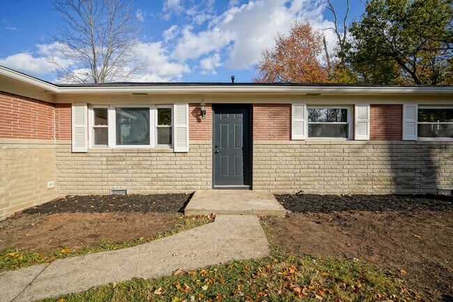 Building Photo - Recently Remodeled 4-Bedroom Home with Modern Upgrades & Spacious Yard in McCordsville