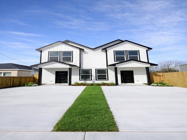 Building Photo - 8105 Howton St
