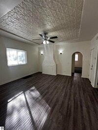 Building Photo - 315 E Bellows St