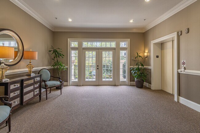 Building Photo - Excellently maintained 1 bedroom, 1.5 bath...