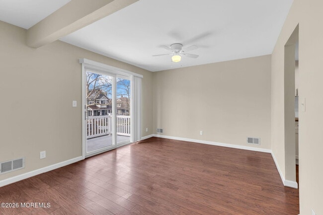 Building Photo - 404 9th Ave