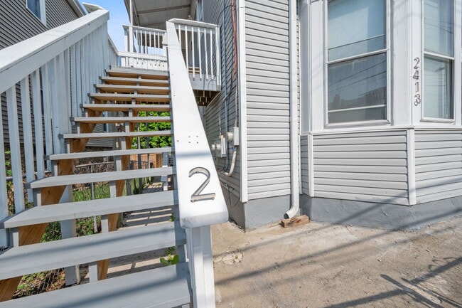 Building Photo - 2413 Kenton St