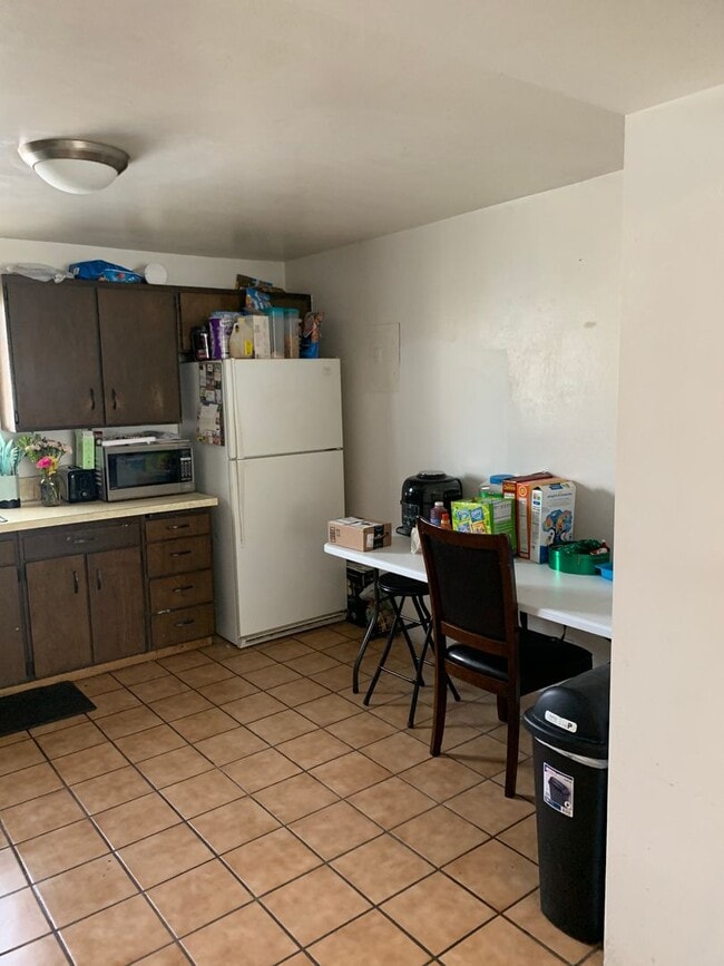 Building Photo - 542 600 W