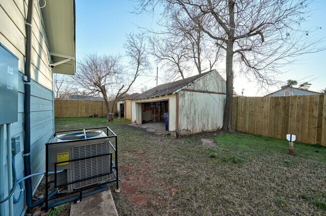Building Photo - Cute 2BD/1BTH Home in the Heart of OKC Near OU Medical Center