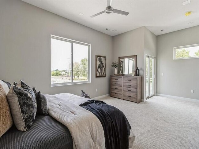 Building Photo - 15570 Rocklyn Place