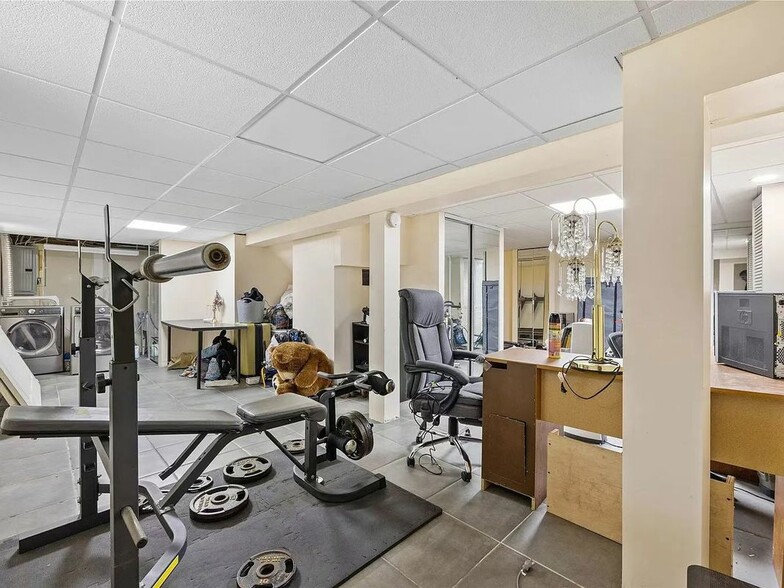 Building Photo - 986 N 1st St